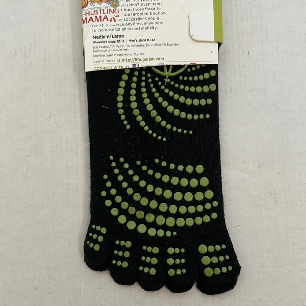 Gaiam Black Yoga Socks extra grippy- Medium/Large unisex